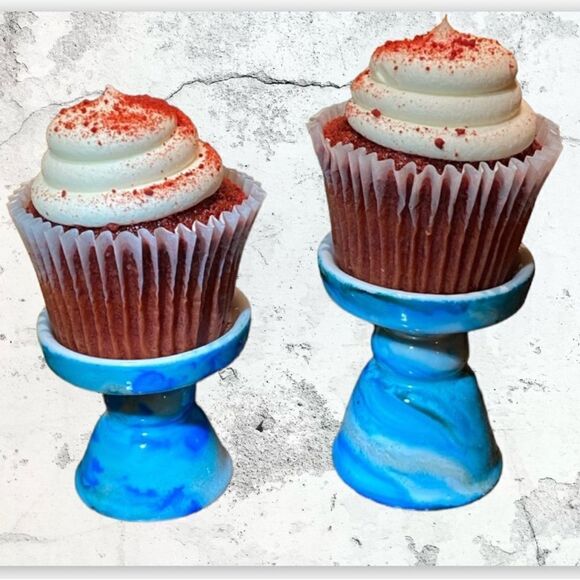 HANDCRAFTED Porcelain Cupcake/Mini Treat Pedestal Stands (Set of 2) - Picture 4 of 6